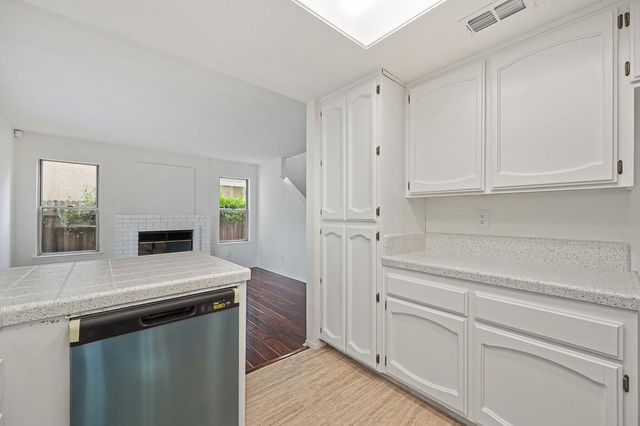 8584 Sunnybrae Dr, Sacramento, CA 95823