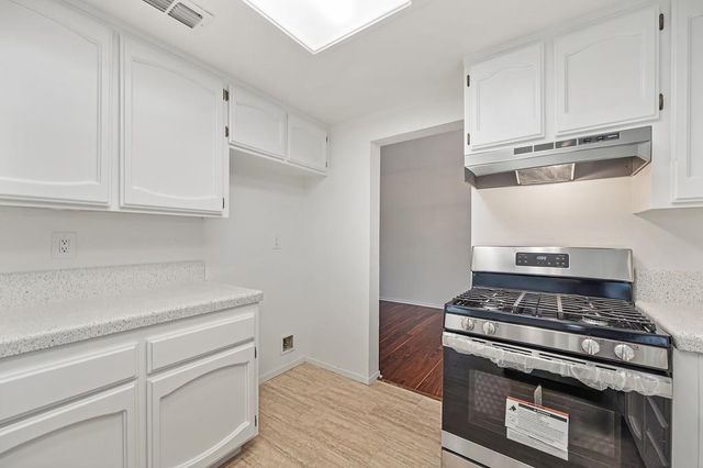 8584 Sunnybrae Dr, Sacramento, CA 95823