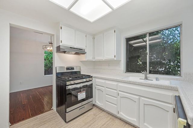 8584 Sunnybrae Dr, Sacramento, CA 95823