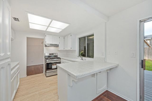 8584 Sunnybrae Dr, Sacramento, CA 95823