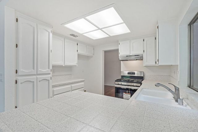 8584 Sunnybrae Dr, Sacramento, CA 95823