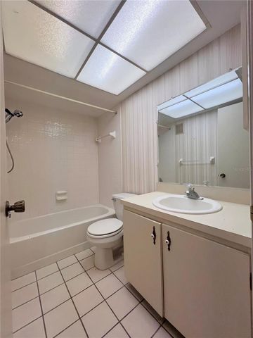 2650 COUNTRYSIDE BOULEVARD B302, Clearwater, FL 33761