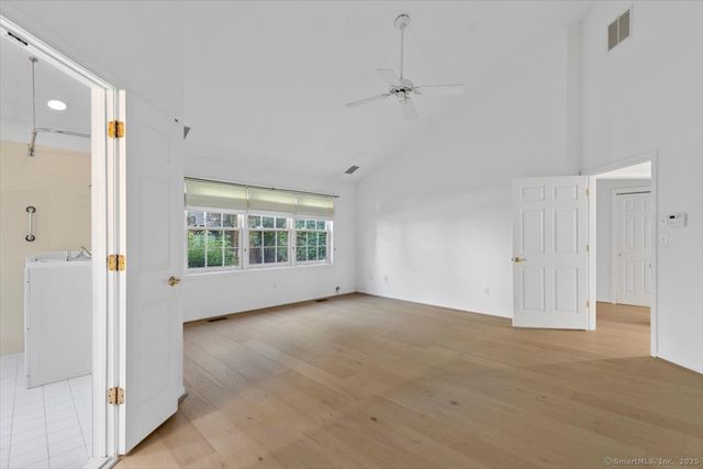 39 L Hermitage Drive 39, Shelton, CT 06484