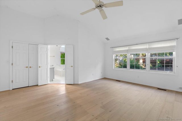 39 L Hermitage Drive 39, Shelton, CT 06484