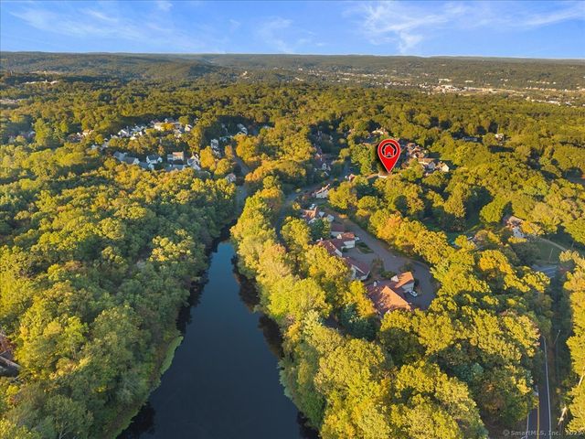 39 L Hermitage Drive 39, Shelton, CT 06484