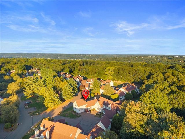 39 L Hermitage Drive 39, Shelton, CT 06484