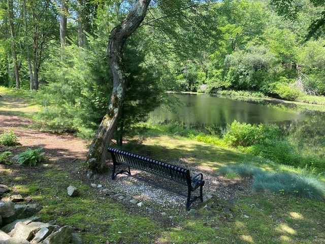 39 L Hermitage Drive 39, Shelton, CT 06484