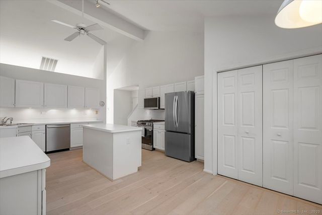 39 L Hermitage Drive 39, Shelton, CT 06484