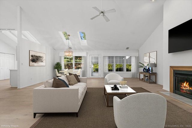 39 L Hermitage Drive 39, Shelton, CT 06484