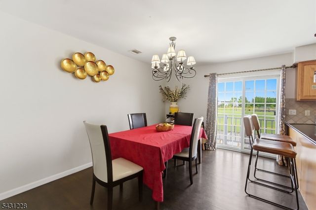 7 Harbor Front Ct. Unit C7 C7, Elizabeth City, NJ 07206