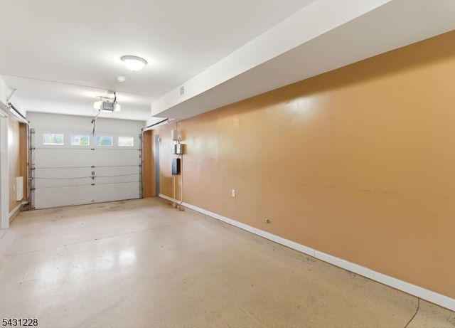 7 Harbor Front Ct. Unit C7 C7, Elizabeth City, NJ 07206