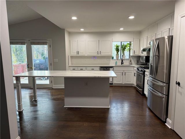 1020 Park Forest Drive NW, Lilburn, GA 30047
