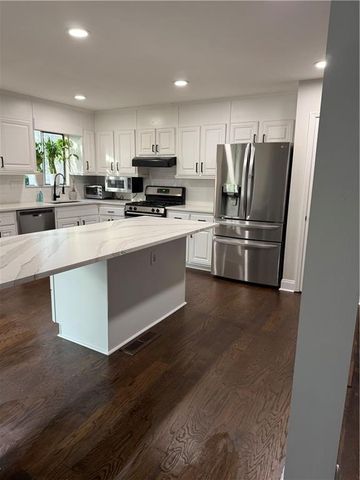 1020 Park Forest Drive NW, Lilburn, GA 30047