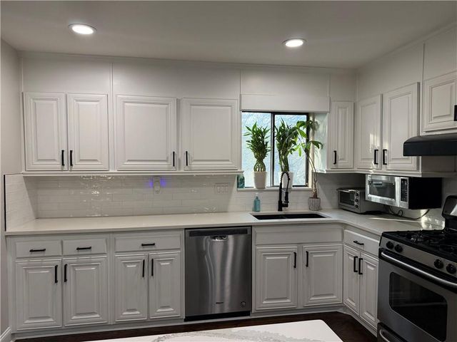 1020 Park Forest Drive NW, Lilburn, GA 30047