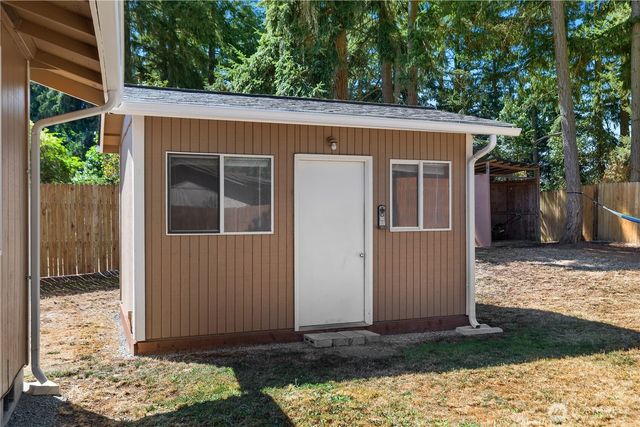 1706 Foxfire Drive SE, Olympia, WA 98513