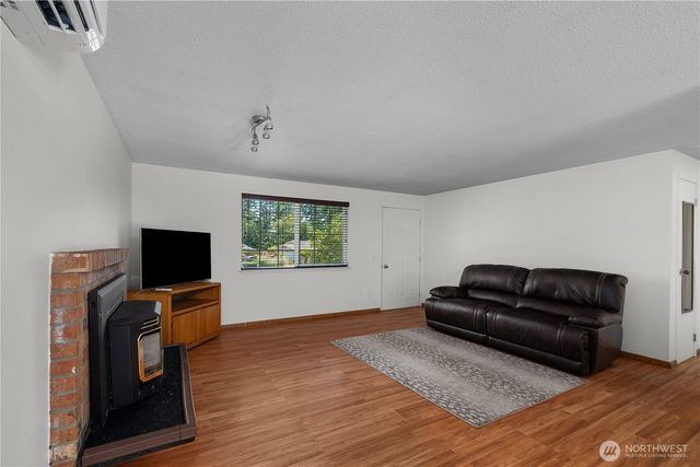 1706 Foxfire Drive SE, Olympia, WA 98513