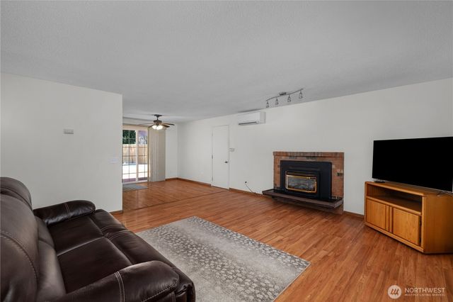 1706 Foxfire Drive SE, Olympia, WA 98513