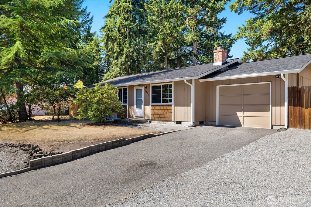 1706 Foxfire Drive SE, Olympia, WA 98513