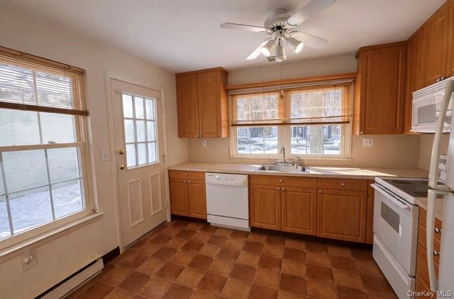 206 Belfast Lane, Ridge, NY 11961