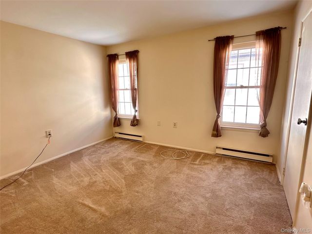 206 Belfast Lane, Ridge, NY 11961