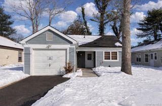 206 Belfast Lane, Ridge, NY 11961