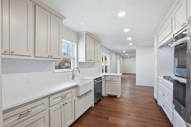 4204 Galway Avenue, Fort Worth, TX 76109