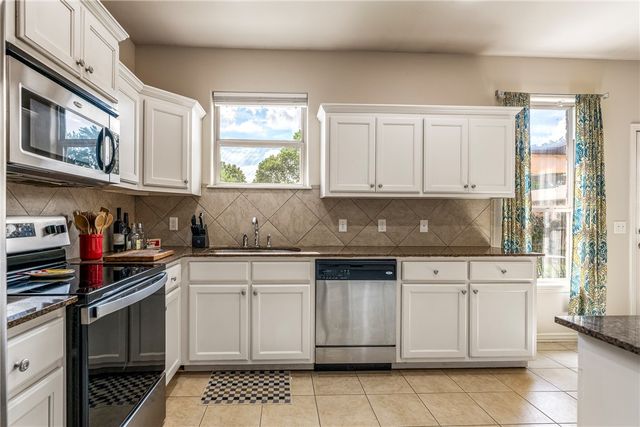 2633 N Shadow Crest Drive, Fayetteville, AR 72704
