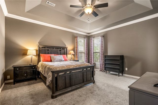 2633 N Shadow Crest Drive, Fayetteville, AR 72704