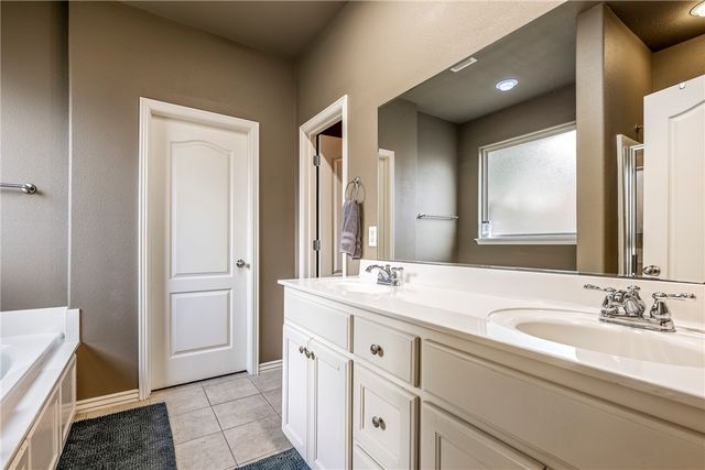 2633 N Shadow Crest Drive, Fayetteville, AR 72704