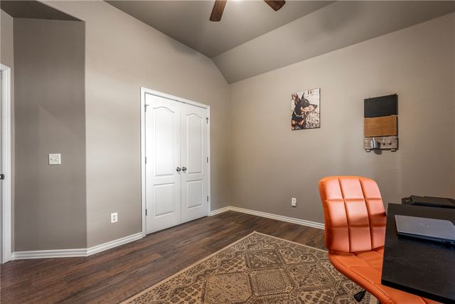 2633 N Shadow Crest Drive, Fayetteville, AR 72704