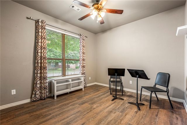 2633 N Shadow Crest Drive, Fayetteville, AR 72704