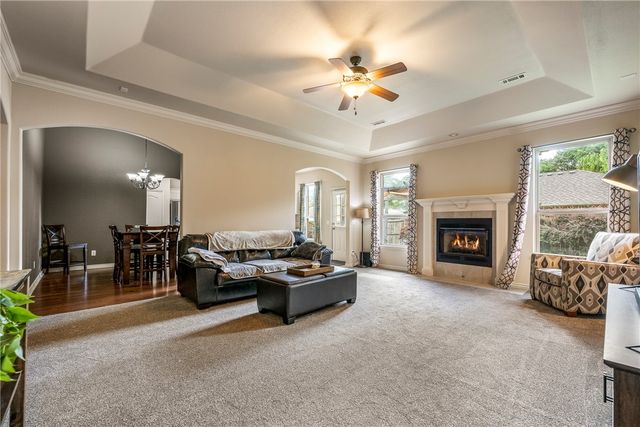 2633 N Shadow Crest Drive, Fayetteville, AR 72704