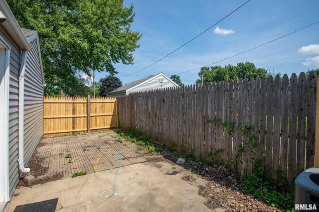 4216 N ASHTON Avenue, Peoria, IL 61614