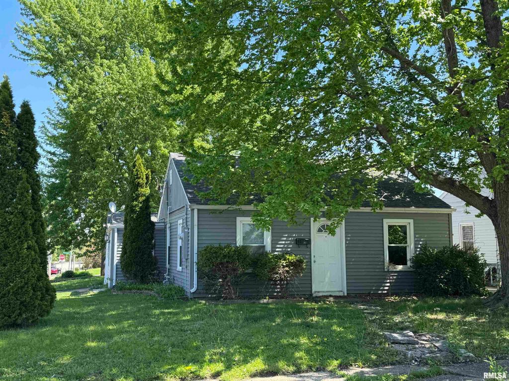 4216 N ASHTON Avenue, Peoria, IL 61614