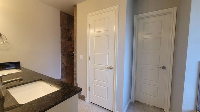 8720 SW 66th Place, Oklahoma City, OK 73169