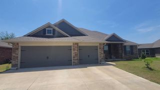 8720 SW 66th Place, Oklahoma City, OK 73169