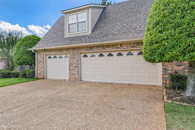 336 Briars Court, Bossier City, LA 71111