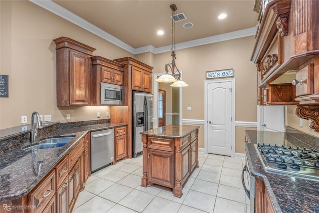 336 Briars Court, Bossier City, LA 71111