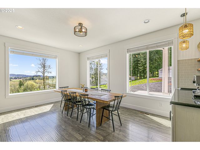 39313 Ne 143RD Pl, Amboy, WA 98601
