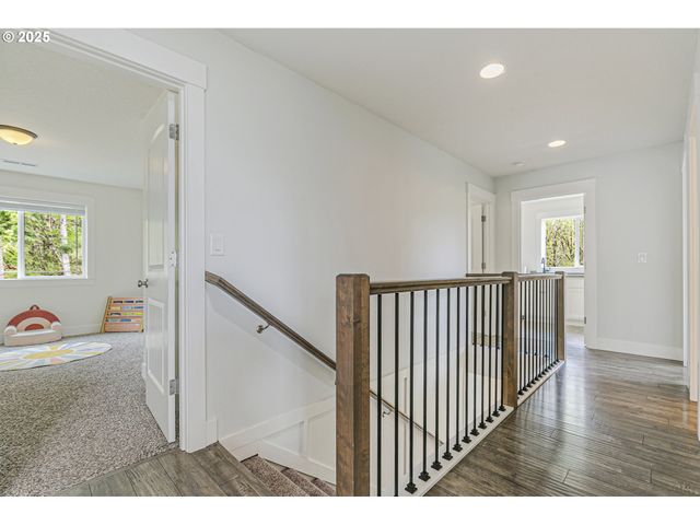 39313 Ne 143RD Pl, Amboy, WA 98601