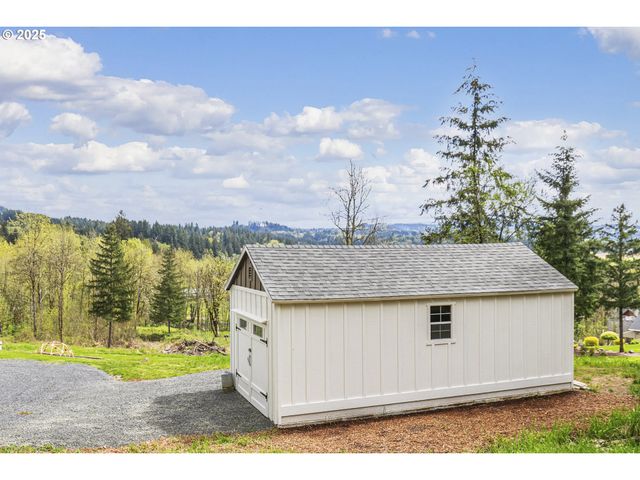 39313 Ne 143RD Pl, Amboy, WA 98601