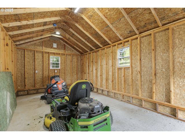 39313 Ne 143RD Pl, Amboy, WA 98601