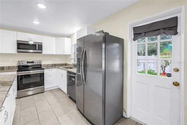 6195 28TH AVENUE N, St Petersburg, FL 33710