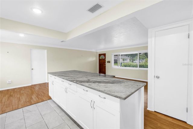 6195 28TH AVENUE N, St Petersburg, FL 33710