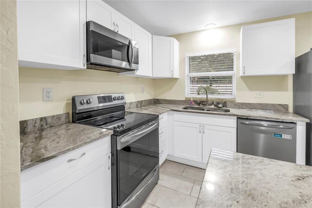 6195 28TH AVENUE N, St Petersburg, FL 33710