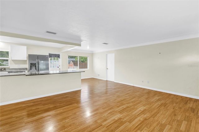 6195 28TH AVENUE N, St Petersburg, FL 33710