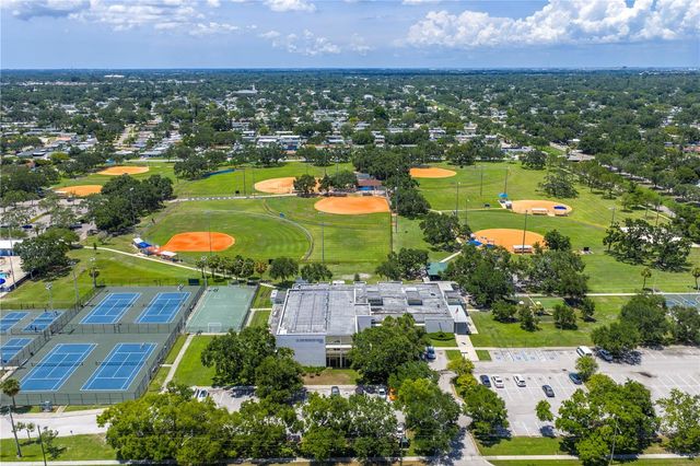 6195 28TH AVENUE N, St Petersburg, FL 33710