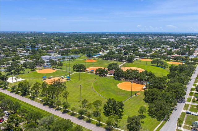 6195 28TH AVENUE N, St Petersburg, FL 33710