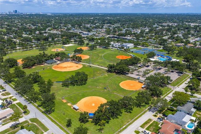 6195 28TH AVENUE N, St Petersburg, FL 33710