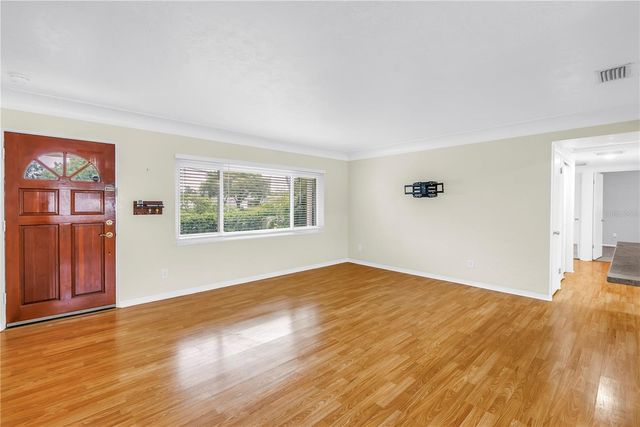 6195 28TH AVENUE N, St Petersburg, FL 33710